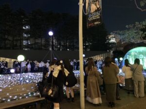 東京ミッドタウン　イルミネーション　シャボン玉混雑状況　平日